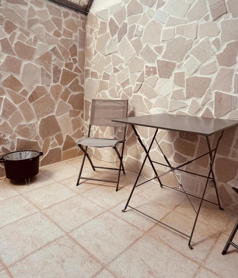Lovely 2 Bedroom Rental Unit,Patio And Close Beach San Pietro in Bevagna Kültér fotó