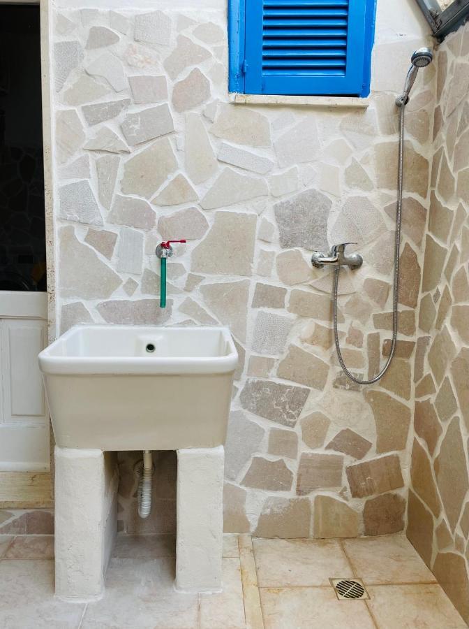 Lovely 2 Bedroom Rental Unit,Patio And Close Beach San Pietro in Bevagna Kültér fotó