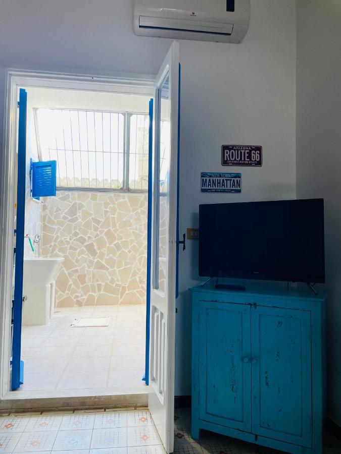 Lovely 2 Bedroom Rental Unit,Patio And Close Beach San Pietro in Bevagna Kültér fotó